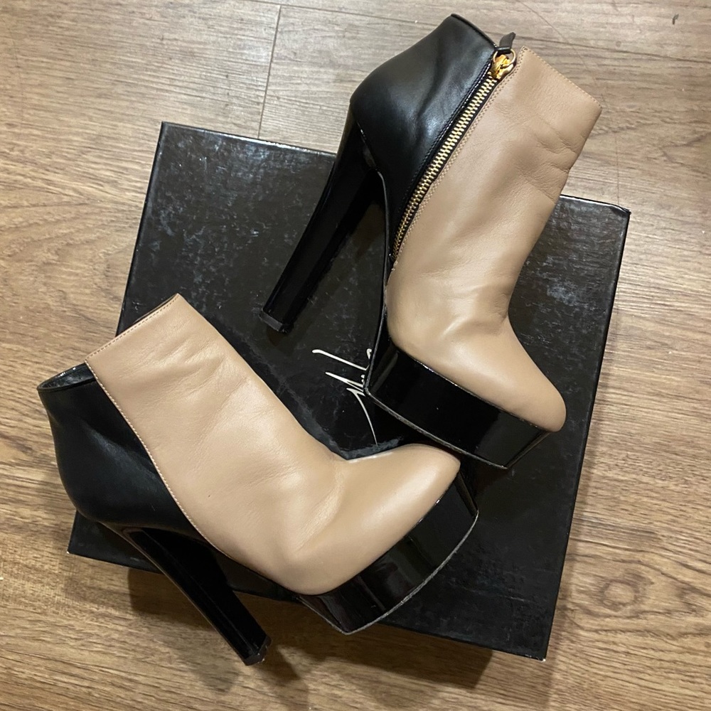Giuseppe Zanotti Tan and Black Ankle Bootie